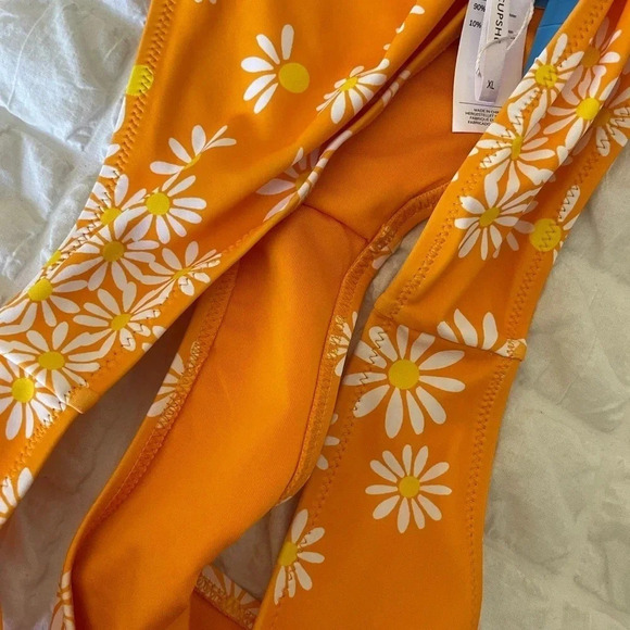 Cupshe orange daisy bikini bottom - Picture 4 of 6